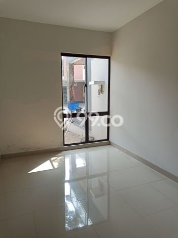 Jual Rumah Mewah Elegan Dengan View Cantik di Daan Mogot, Jakarta Barat Jual Rumah Mewah Elegan Dengan View Cantik di Daan Mogot, Jakarta Barat
