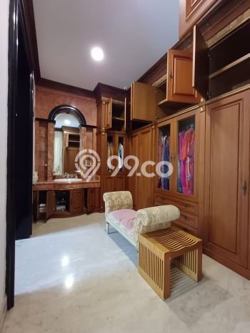 Rumah Elit Modern Tanpa Renovasi di Intercon Jakarta Barat Rumah Elit Modern Tanpa Renovasi di Intercon Jakarta Barat