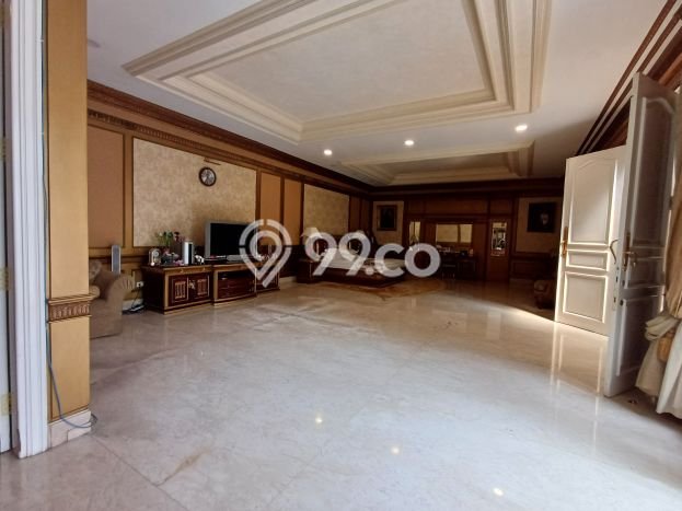 Rumah Elit Modern Tanpa Renovasi di Intercon Jakarta Barat Rumah Elit Modern Tanpa Renovasi di Intercon Jakarta Barat