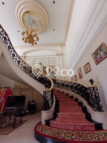 Rumah Elit Modern Tanpa Renovasi di Intercon Jakarta Barat Rumah Elit Modern Tanpa Renovasi di Intercon Jakarta Barat