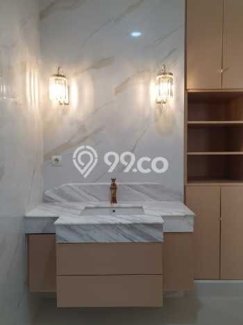 Rumah Mewah LB 280m2 Siap Huni Desain Elegan di Intercon, Jakarta Barat Rumah Mewah LB 280m2 Siap Huni Desain Elegan di Intercon, Jakarta Barat