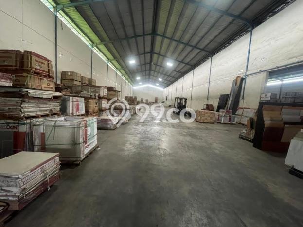 Unit Gudang Paling Strategis di Ngaliyan Semarang dengan LB 1200m2 Unit Gudang Paling Strategis di Ngaliyan Semarang dengan LB 1200m2