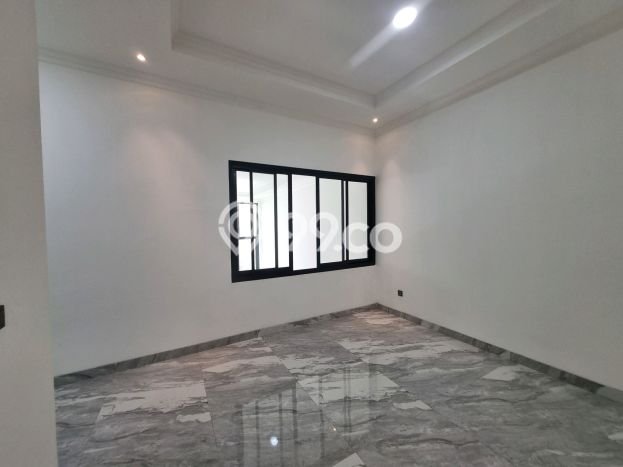 Ready to Use! Luxury House LT 215m2 Desain Elegan di Bintaro Ready to Use! Luxury House LT 215m2 Desain Elegan di Bintaro