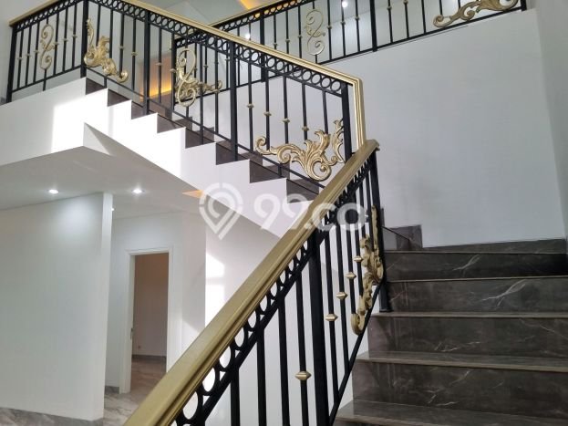Ready to Use! Premium House LT 218m2 Desain Modern di Bintaro Ready to Use! Premium House LT 218m2 Desain Modern di Bintaro