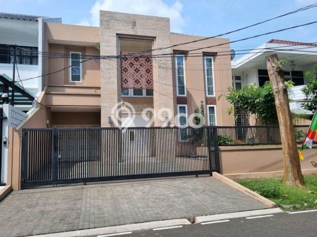 Rumah Elit Modern Tanpa Renovasi di Pondok Indah Jakarta Selatan Rumah Elit Modern Tanpa Renovasi di Pondok Indah Jakarta Selatan