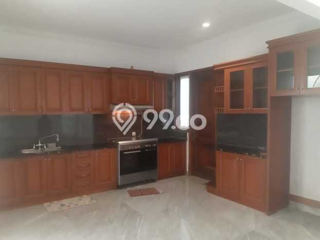 Disewakan! Rumah 5 Kamar Tidur &
5 Kamar Mandi di Kemang, Jakarta Selatan Disewakan! Rumah 5 Kamar Tidur &
5 Kamar Mandi di Kemang, Jakarta Selatan