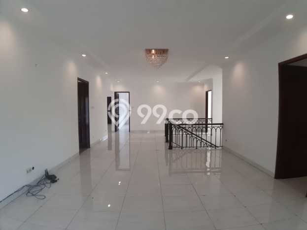 Disewakan! Rumah 5 Kamar Tidur &
5 Kamar Mandi di Kemang, Jakarta Selatan Disewakan! Rumah 5 Kamar Tidur &
5 Kamar Mandi di Kemang, Jakarta Selatan