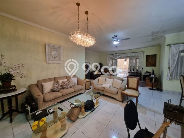 Rumah Luxury Modern Tanpa Renovasi di Pejaten Jakarta Selatan Rumah Luxury Modern Tanpa Renovasi di Pejaten Jakarta Selatan