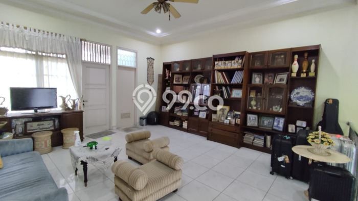 Rumah Luxury Modern Tanpa Renovasi di Pejaten Jakarta Selatan Rumah Luxury Modern Tanpa Renovasi di Pejaten Jakarta Selatan