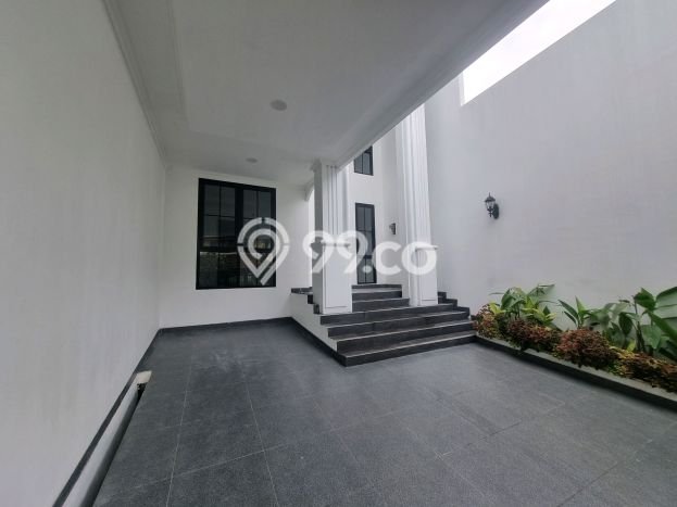 Ready to Use! Luxury House LT 215m2 Desain Elegan di Bintaro Ready to Use! Luxury House LT 215m2 Desain Elegan di Bintaro
