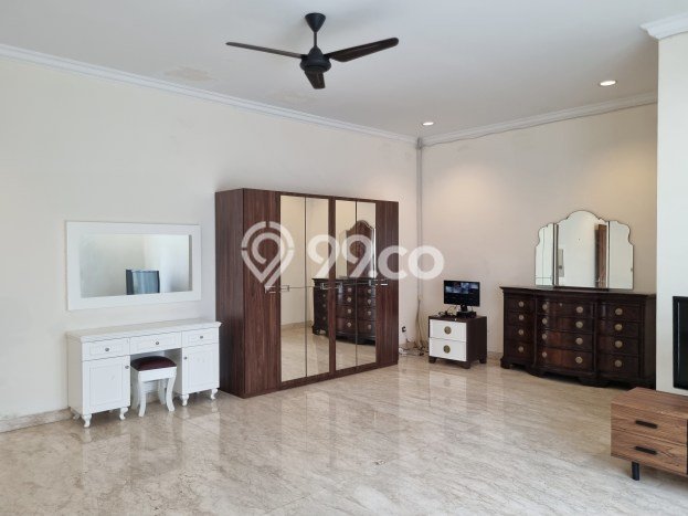 Hunian Mewah LB 600m2 Siap Pakai Desain Elegan di Pejaten, Jakarta Selatan Hunian Mewah LB 600m2 Siap Pakai Desain Elegan di Pejaten, Jakarta Selatan