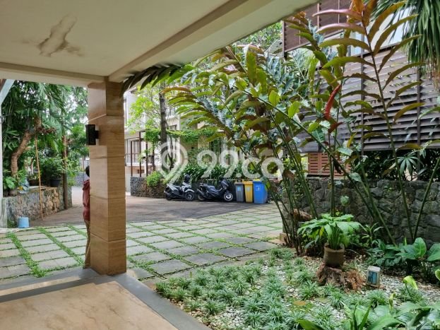 Rumah Kondisi Baik Disewakan di Ampera, Jakarta Selatan LT 300m2, LB 400m2 Rumah Kondisi Baik Disewakan di Ampera, Jakarta Selatan LT 300m2, LB 400m2