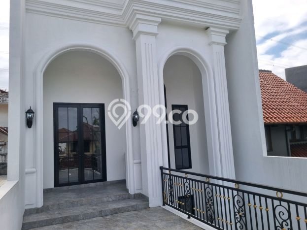 Ready to Use! Luxury House LT 215m2 Desain Elegan di Bintaro Ready to Use! Luxury House LT 215m2 Desain Elegan di Bintaro
