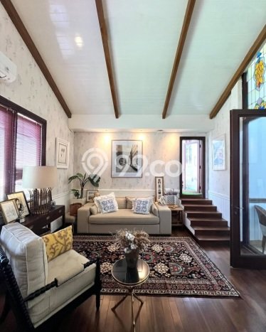 Rumah Mewah LB 550m2 Siap Pakai Desain Elegan di Bintaro, Tangerang Selatan Rumah Mewah LB 550m2 Siap Pakai Desain Elegan di Bintaro, Tangerang Selatan
