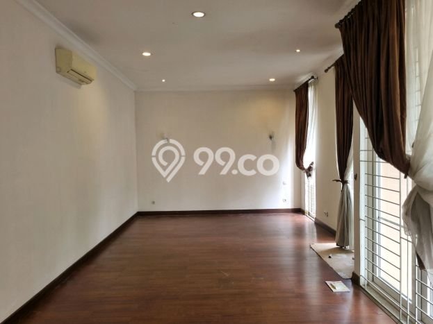 Rumah Elit Modern Tanpa Renovasi di Pondok Indah Jakarta Selatan Rumah Elit Modern Tanpa Renovasi di Pondok Indah Jakarta Selatan