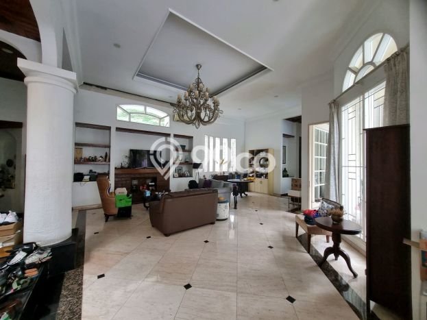Rumah Elit Modern Tanpa Renovasi di Cinere Jakarta Selatan Rumah Elit Modern Tanpa Renovasi di Cinere Jakarta Selatan