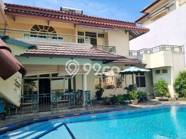 Jual Rumah Mewah Elegan Dengan View Cantik di Bintaro, Jakarta Selatan Jual Rumah Mewah Elegan Dengan View Cantik di Bintaro, Jakarta Selatan
