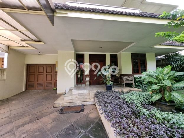 Dijual Rumah Luas Elegan Dengan View Eksklusif di Pondok Indah, Jakarta Selatan Dijual Rumah Luas Elegan Dengan View Eksklusif di Pondok Indah, Jakarta Selatan