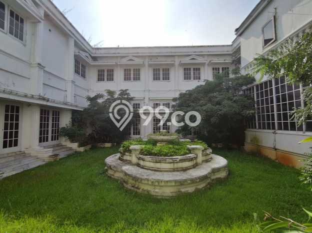 Dijual Rumah Luas Elegan Dengan View Eksklusif di Kemang, Jakarta Selatan Dijual Rumah Luas Elegan Dengan View Eksklusif di Kemang, Jakarta Selatan