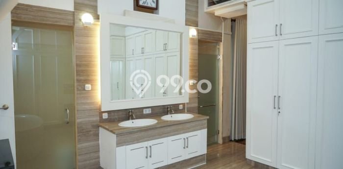Hunian Eksklusif Siap Huni LT 330m2 di Kebayoran Baru, Jakarta Selatan Hunian Eksklusif Siap Huni LT 330m2 di Kebayoran Baru, Jakarta Selatan