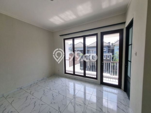 Hunian Mewah LB 117m2 Siap Huni Desain Elegan di Bintaro, Tangerang Selatan Hunian Mewah LB 117m2 Siap Huni Desain Elegan di Bintaro, Tangerang Selatan