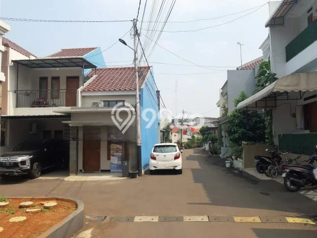 Rumah Strategis Modern Lb 110m2 di Jagakarsa, Jakarta Selatan Rumah Strategis Modern Lb 110m2 di Jagakarsa, Jakarta Selatan