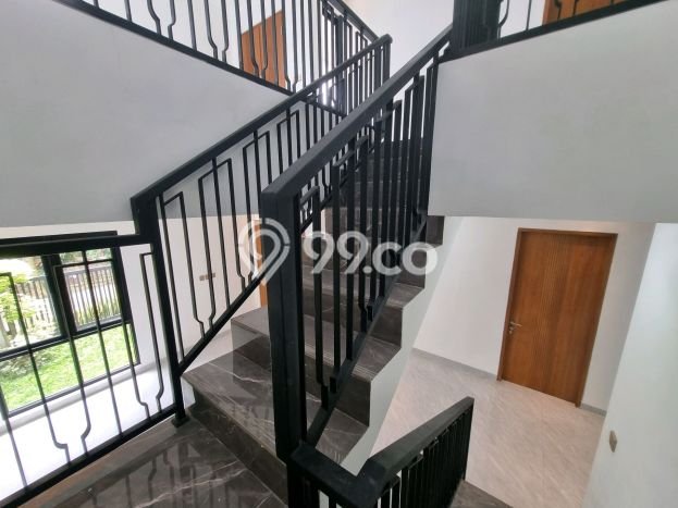 Hunian Elit LB 200m2 Siap Huni Desain Elegan di Graha Raya Bintaro, Tangerang Selatan Hunian Elit LB 200m2 Siap Huni Desain Elegan di Graha Raya Bintaro, Tangerang Selatan