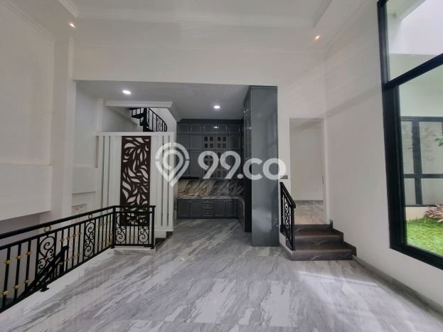 Ready to Use! Luxury House LT 215m2 Desain Elegan di Bintaro Ready to Use! Luxury House LT 215m2 Desain Elegan di Bintaro
