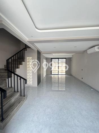 Dijual Hunian Rumah Nyaman 4 Kamar di Lippo Karawaci, Tangerang Dijual Hunian Rumah Nyaman 4 Kamar di Lippo Karawaci, Tangerang