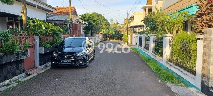 Rumah LT 300m² Lokasi Asri di Buah Batu, Bandung Rumah LT 300m² Lokasi Asri di Buah Batu, Bandung