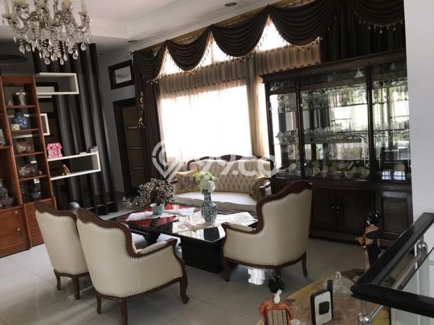 Ready to Use! Luxury House LT 364m2 Desain Elegan di Turangga Ready to Use! Luxury House LT 364m2 Desain Elegan di Turangga