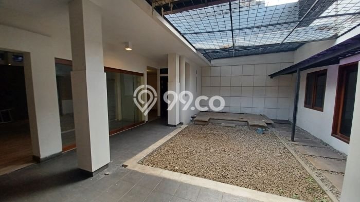 LOKASI PREMIUM! Rumah area Turangga, 3 KM, Lingkungan Strategis, LT 500m² Bangunan 400m² LOKASI PREMIUM! Rumah area Turangga, 3 KM, Lingkungan Strategis, LT 500m² Bangunan 400m²
