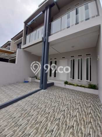Rumah 5 KT 4 KM di Area Premium , Bandung Rumah 5 KT 4 KM di Area Premium , Bandung