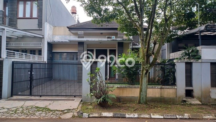 Jual Rumah Bagus Siap Huni LB 150m2 di Batununggal, Bandung Jual Rumah Bagus Siap Huni LB 150m2 di Batununggal, Bandung