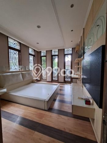 Disewakan! Rumah 5 Kamar Tidur &
4 Kamar Mandi di Turangga, Bandung Disewakan! Rumah 5 Kamar Tidur &
4 Kamar Mandi di Turangga, Bandung