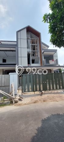 INVESTASI TEPAT! Rumah area Permata Buana, Luas 204m² LB 400m² INVESTASI TEPAT! Rumah area Permata Buana, Luas 204m² LB 400m²