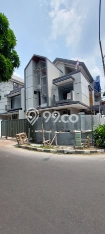 INVESTASI TEPAT! Rumah area Permata Buana, Luas 204m² LB 400m² INVESTASI TEPAT! Rumah area Permata Buana, Luas 204m² LB 400m²