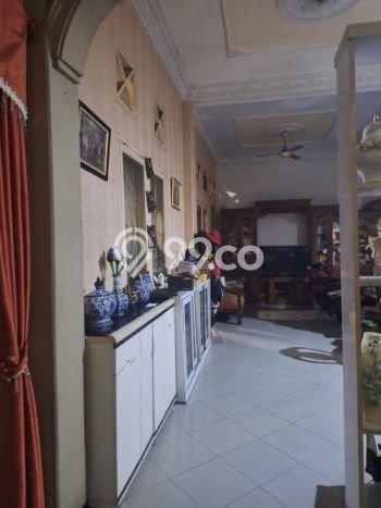 Hunian Cantik Modern Lb 400m2 di Karawaci, Tangerang Hunian Cantik Modern Lb 400m2 di Karawaci, Tangerang