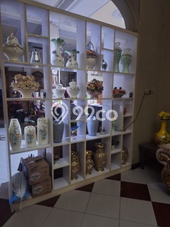Hunian Cantik Modern Lb 400m2 di Karawaci, Tangerang Hunian Cantik Modern Lb 400m2 di Karawaci, Tangerang