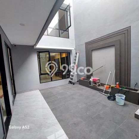 Jual Rumah Mewah Elegan Dengan View Eksklusif di Modernland, Tangerang Jual Rumah Mewah Elegan Dengan View Eksklusif di Modernland, Tangerang