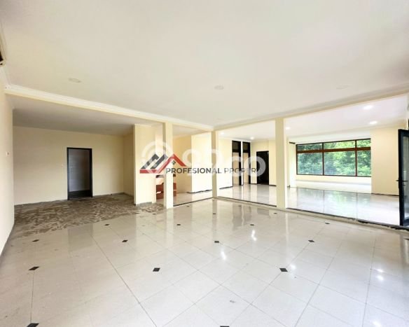 Disewakan Rumah Strategis LT 1400m2 / LB 750m2 di Kemang, Jakarta Selatan Disewakan Rumah Strategis LT 1400m2 / LB 750m2 di Kemang, Jakarta Selatan