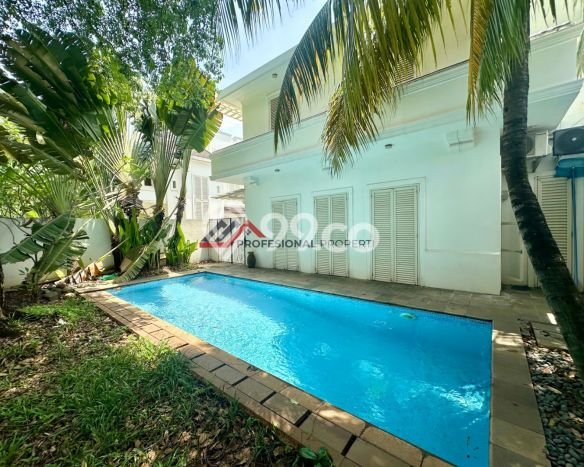 Rumah Elit Modern Tanpa Renovasi di Kemang Jakarta Selatan Rumah Elit Modern Tanpa Renovasi di Kemang Jakarta Selatan
