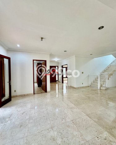 Dijual Rumah Luas Elegan Dengan View Eksklusif di Kemang, Jakarta Selatan Dijual Rumah Luas Elegan Dengan View Eksklusif di Kemang, Jakarta Selatan