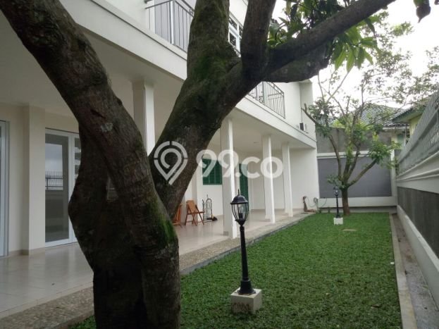 Dijual Rumah Luas Megah Dengan View Eksklusif di Bukit Sentul, Bogor Dijual Rumah Luas Megah Dengan View Eksklusif di Bukit Sentul, Bogor