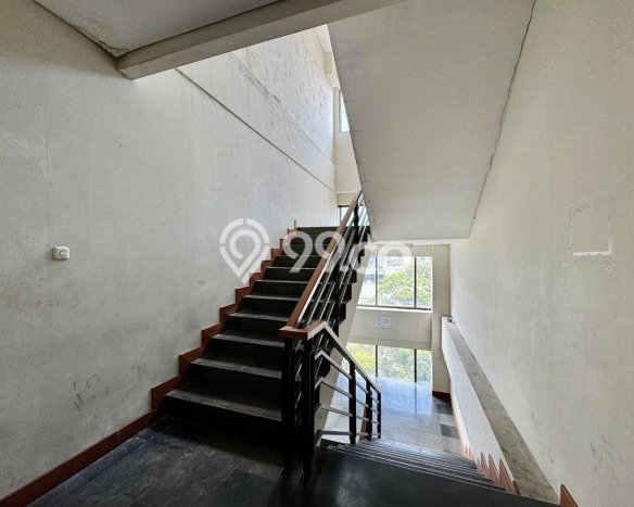 Kantor Dijual di Jakarta Selatan LT 562m2 & LB 2375m2 Lokasi Terbaik! Kantor Dijual di Jakarta Selatan LT 562m2 & LB 2375m2 Lokasi Terbaik!