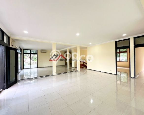 Disewakan Rumah Strategis LT 1400m2 / LB 750m2 di Kemang, Jakarta Selatan Disewakan Rumah Strategis LT 1400m2 / LB 750m2 di Kemang, Jakarta Selatan