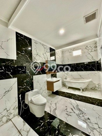 Rumah Area Strategis kawasan Cilandak, Jakarta Selatan, LT 247m2m² Bangunan 380m2m² Rumah Area Strategis kawasan Cilandak, Jakarta Selatan, LT 247m2m² Bangunan 380m2m²