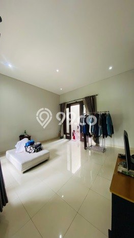 Rumah Eksklusif Dijual LT 325m2 di Cinere, Depok Rumah Eksklusif Dijual LT 325m2 di Cinere, Depok