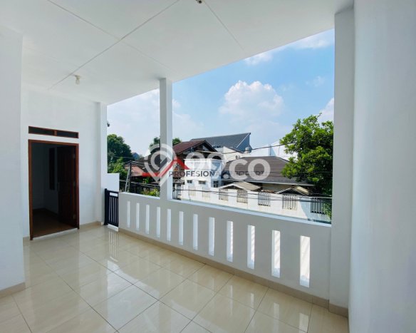 Hunian Cantik Modern Lb 195m2 di Cinere, Depok Hunian Cantik Modern Lb 195m2 di Cinere, Depok