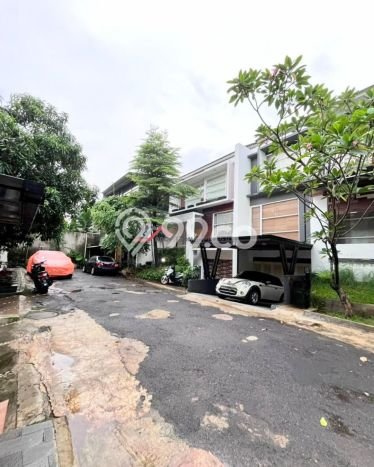 Rumah Strategis Modern Lb 180m2 di Jagakarsa, Jakarta Selatan Rumah Strategis Modern Lb 180m2 di Jagakarsa, Jakarta Selatan